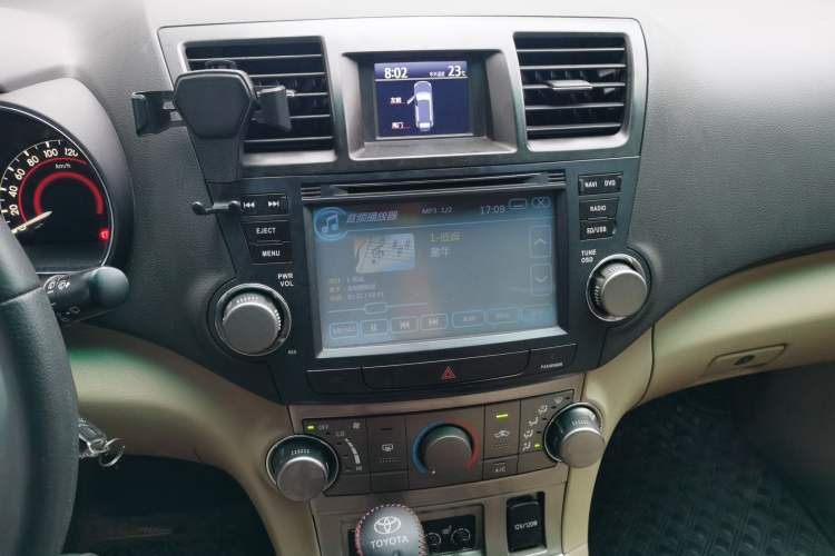 Used Toyota Highlander 2012 2.7L Two-Wheel Drive 5-Seater Sport Edition Audio And AC Panel