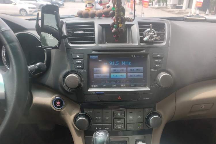 Used Toyota Highlander 2012 2.7L Two-Wheel Drive 7-Seater Luxury Edition Audio And AC Panel