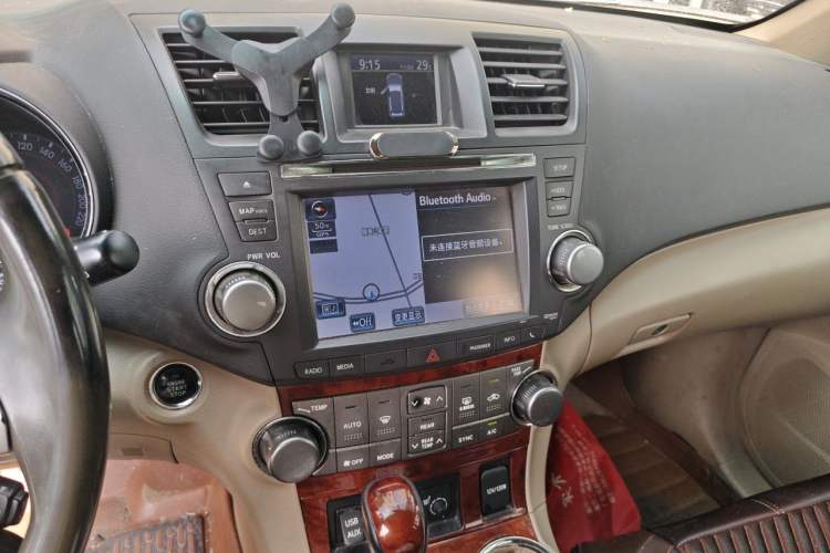 Used Toyota Highlander 2012 2.7L Two-Wheel Drive 7-Seater Luxury Edition Audio And AC Panel