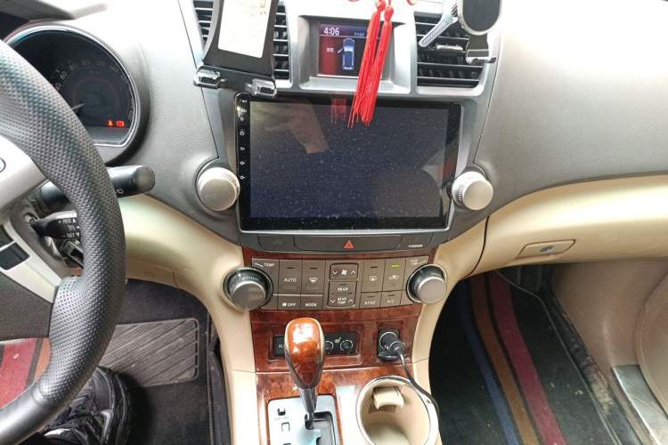 Used Toyota Highlander 2012 2.7L Two-Wheel Drive 7-Seater Luxury Edition Audio And AC Panel