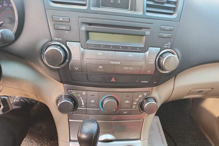 Used Toyota Highlander 2012 2.7L 2WD 5-Seater Elite Edition Audio And AC Panel