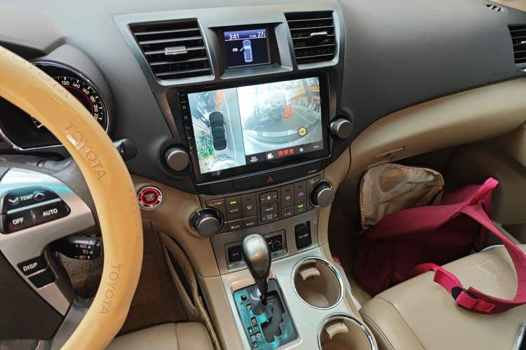 Used Toyota Highlander 2012 2.7L Two-Wheel Drive 7-Seater Luxury Edition Audio And AC Panel