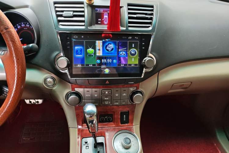 Used Toyota Highlander 2012 2.7L Two-Wheel Drive 7-Seater Luxury Edition Audio And AC Panel
