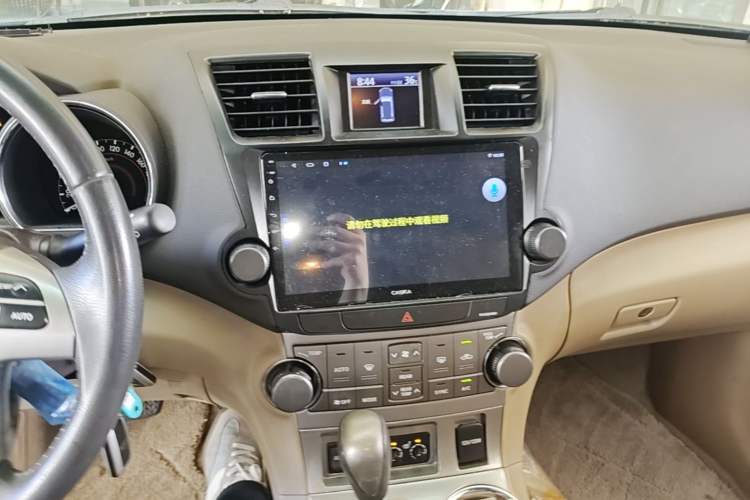 Used Toyota Highlander 2012 2.7L Two-Wheel Drive 7-Seater Luxury Edition Audio And AC Panel