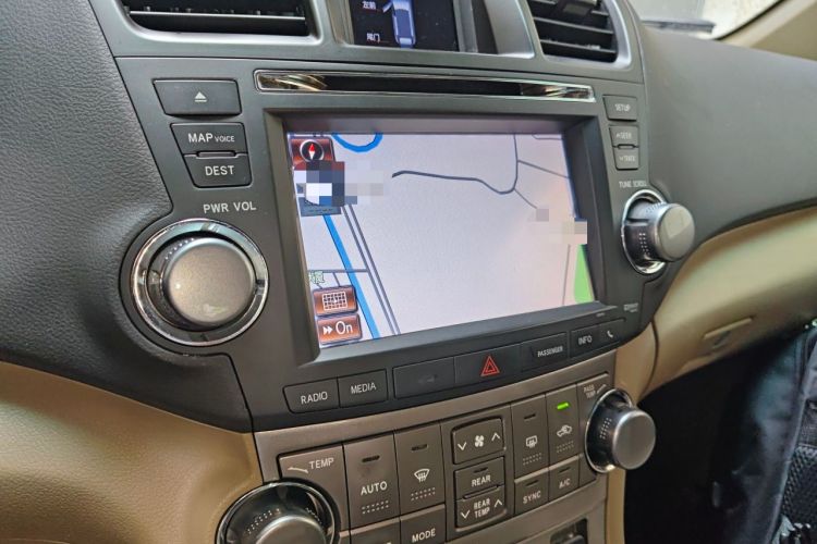 Used Toyota Highlander 2012 2.7L Two-Wheel Drive 7-Seater Luxury Navigation Edition Audio And AC Panel