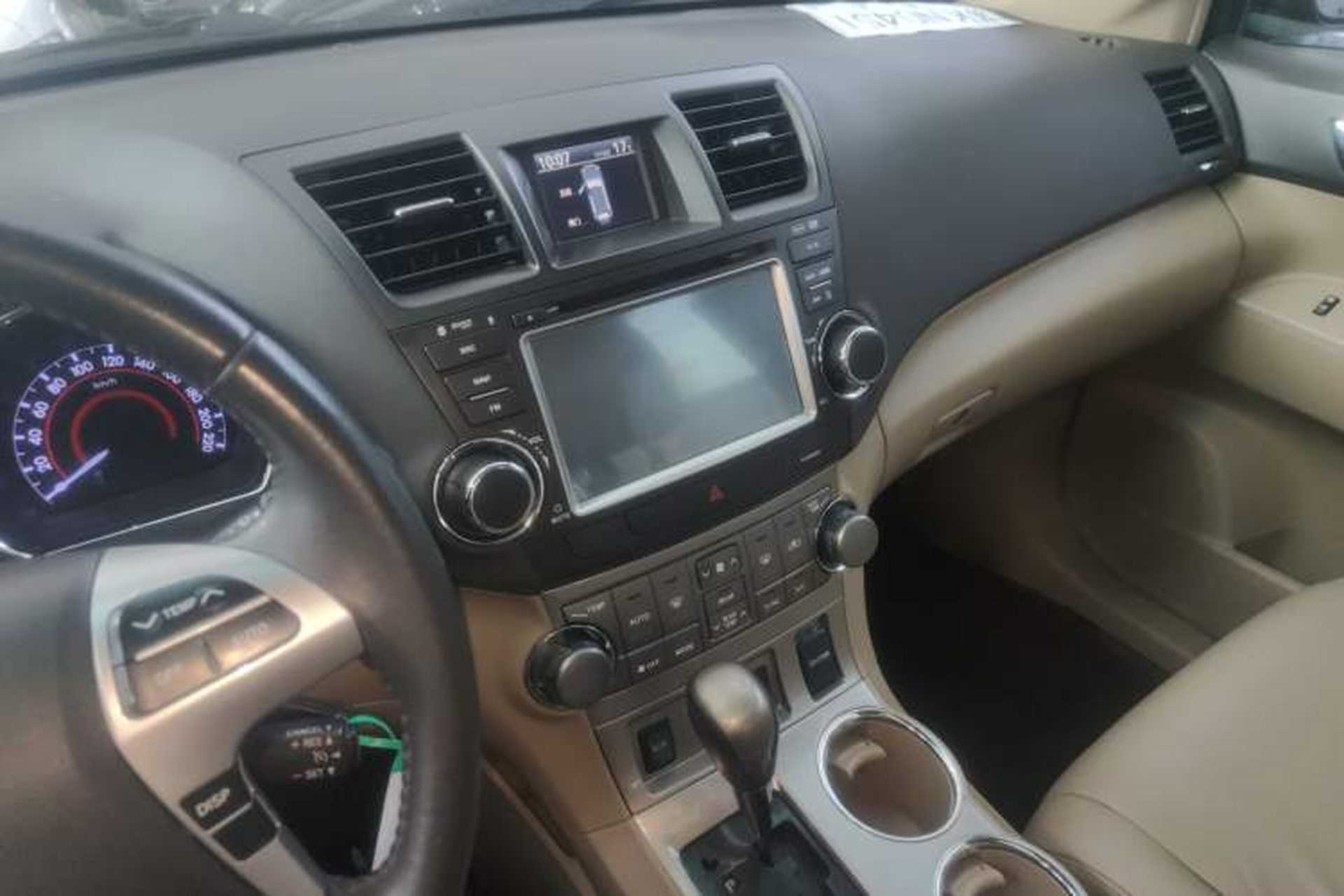 Used Toyota Highlander 2012 2.7L Two-Wheel Drive 7-Seater Luxury Edition Audio And AC Panel