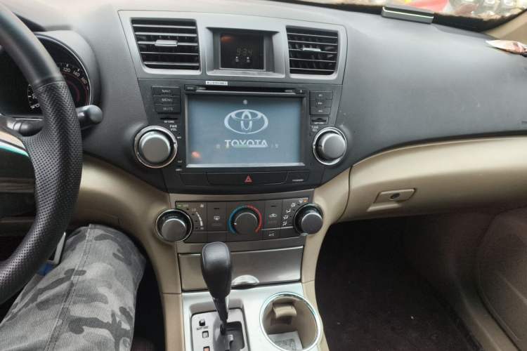 Used Toyota Highlander 2012 2.7L 2WD 5-Seater Elite Edition Audio And AC Panel