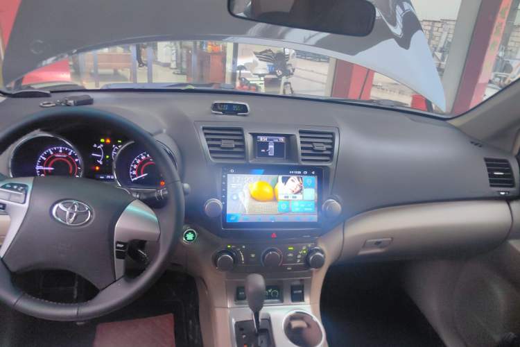 Used Toyota Highlander 2012 2.7L Two-Wheel Drive 5-Seater Sport Edition Audio And AC Panel