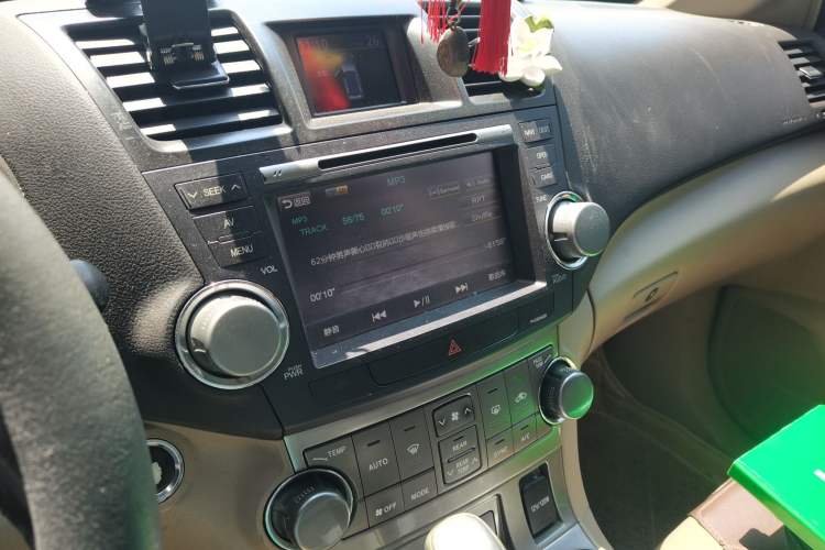 Used Toyota Highlander 2012 2.7L Two-Wheel Drive 7-Seater Luxury Edition Audio And AC Panel