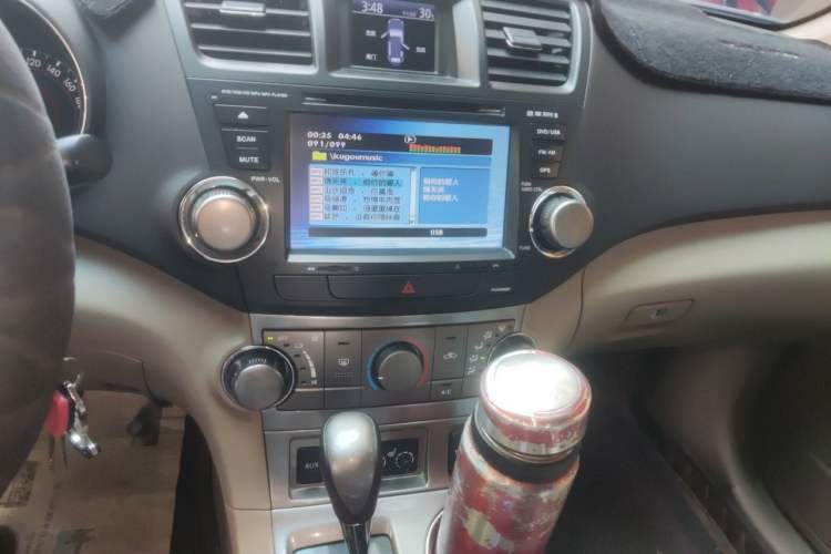 Used Toyota Highlander 2012 2.7L Two-Wheel Drive 5-Seater Sport Edition Audio And AC Panel