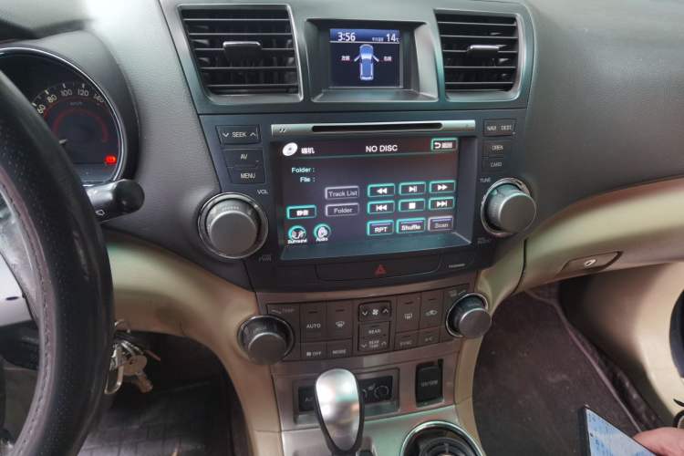 Used Toyota Highlander 2012 2.7L Two-Wheel Drive 7-Seater Luxury Edition Audio And AC Panel