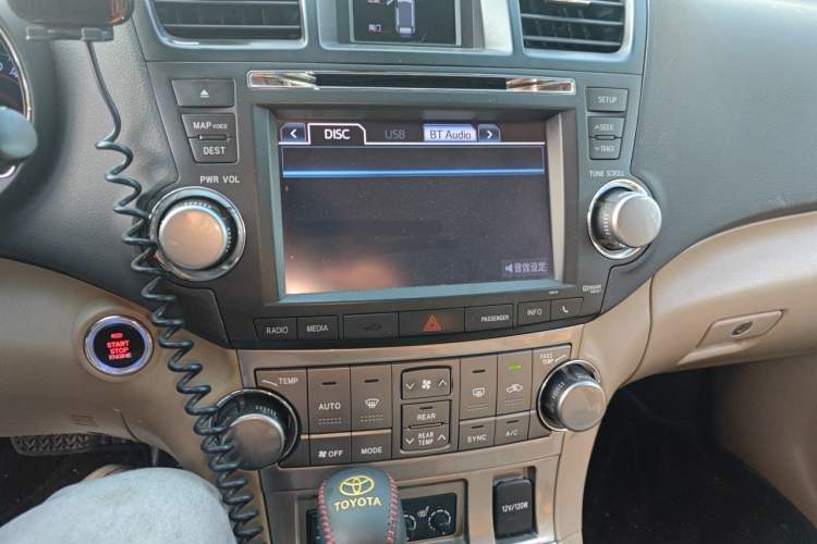 Used Toyota Highlander 2012 2.7L Two-Wheel Drive 7-Seater Luxury Navigation Edition Audio And AC Panel