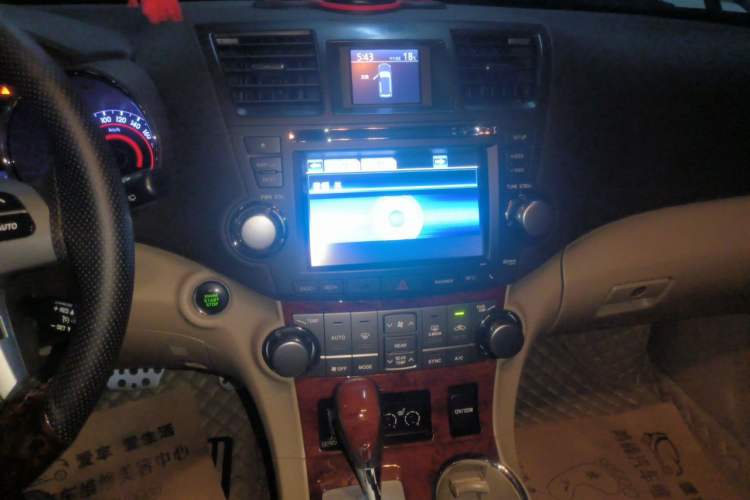 Used Toyota Highlander 2012 2.7L Two-Wheel Drive 7-Seater Ultimate Edition Audio And AC Panel
