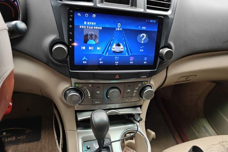 Used Toyota Highlander 2012 2.7L Two-Wheel Drive 7-Seater Elite Edition Audio And AC Panel