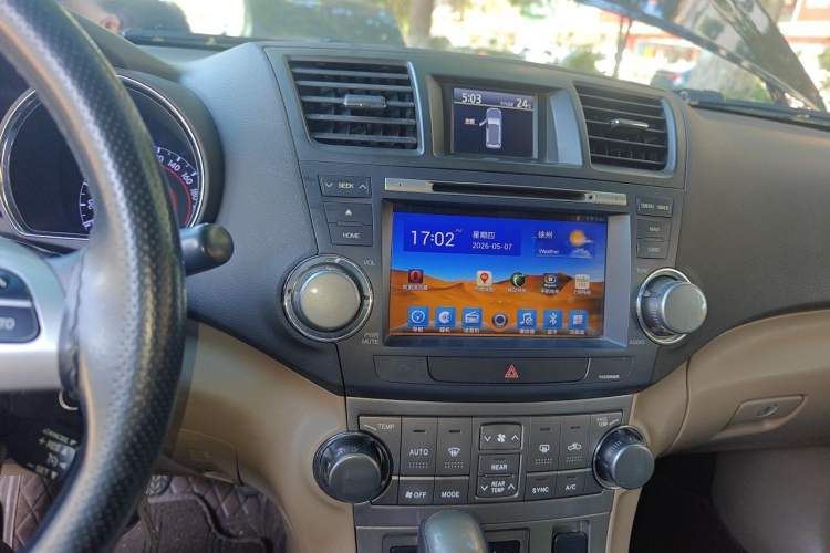 Used Toyota Highlander 2012 2.7L Two-Wheel Drive 7-Seater Luxury Edition Audio And AC Panel