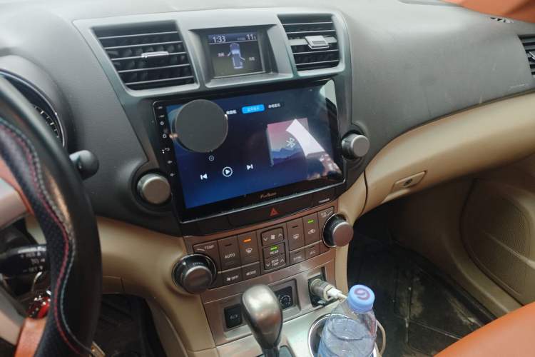 Used Toyota Highlander 2012 2.7L Two-Wheel Drive 7-Seater Luxury Edition Audio And AC Panel