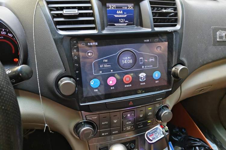 Used Toyota Highlander 2012 2.7L Two-Wheel Drive 7-Seater Luxury Edition Audio And AC Panel
