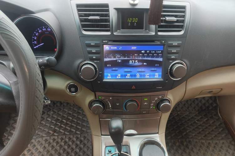 Used Toyota Highlander 2012 2.7L 2WD 5-Seater Elite Edition Audio And AC Panel