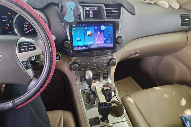 Used Toyota Highlander 2012 2.7L Two-Wheel Drive 7-Seater Luxury Edition Audio And AC Panel