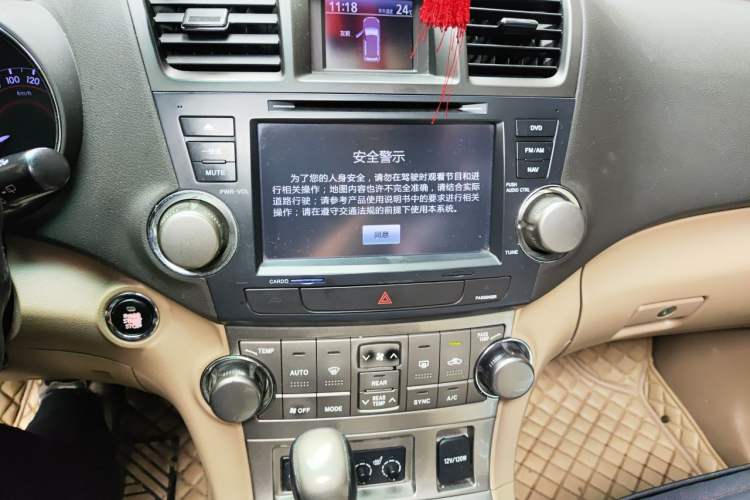 Used Toyota Highlander 2012 2.7L Two-Wheel Drive 7-Seater Luxury Edition Audio And AC Panel