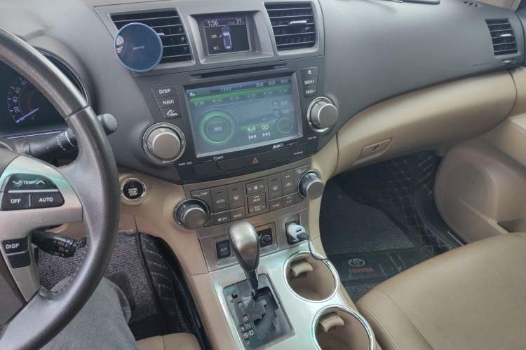 Used Toyota Highlander 2012 2.7L Two-Wheel Drive 7-Seater Luxury Navigation Edition Audio And AC Panel