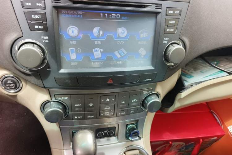 Used Toyota Highlander 2012 2.7L Two-Wheel Drive 7-Seater Luxury Navigation Edition Audio And AC Panel