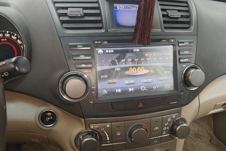 Used Toyota Highlander 2012 2.7L Two-Wheel Drive 5-Seater Sport Edition Audio And AC Panel