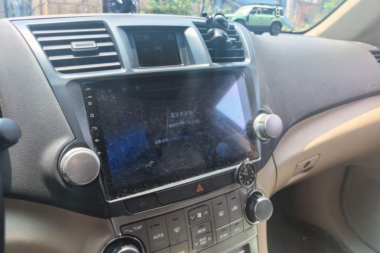 Used Toyota Highlander 2012 2.7L Two-Wheel Drive 7-Seater Luxury Edition Audio And AC Panel