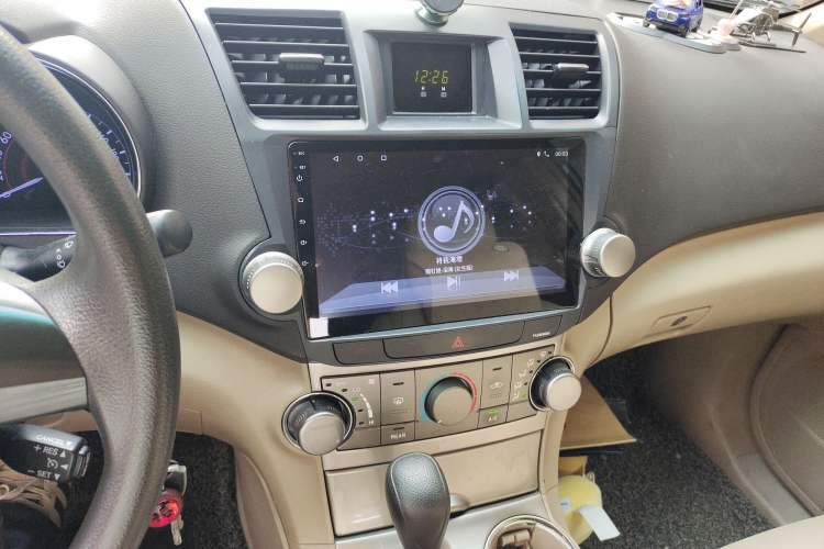 Used Toyota Highlander 2012 2.7L Two-Wheel Drive 7-Seater Elite Edition Audio And AC Panel