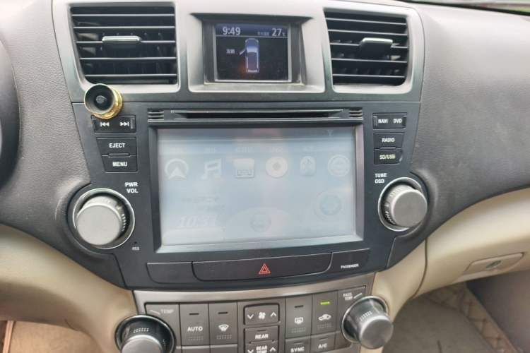 Used Toyota Highlander 2012 2.7L Two-Wheel Drive 7-Seater Elite Edition Audio And AC Panel