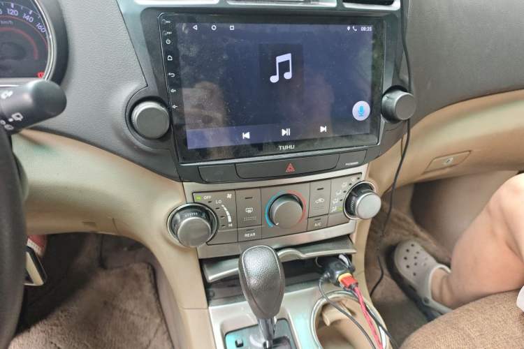 Used Toyota Highlander 2012 2.7L Two-Wheel Drive 7-Seater Elite Edition Audio And AC Panel