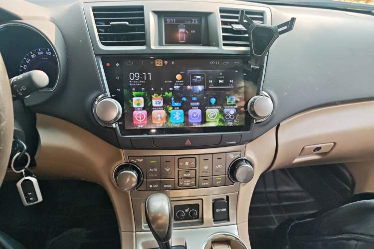 Used Toyota Highlander 2012 2.7L Two-Wheel Drive 7-Seater Luxury Edition Audio And AC Panel