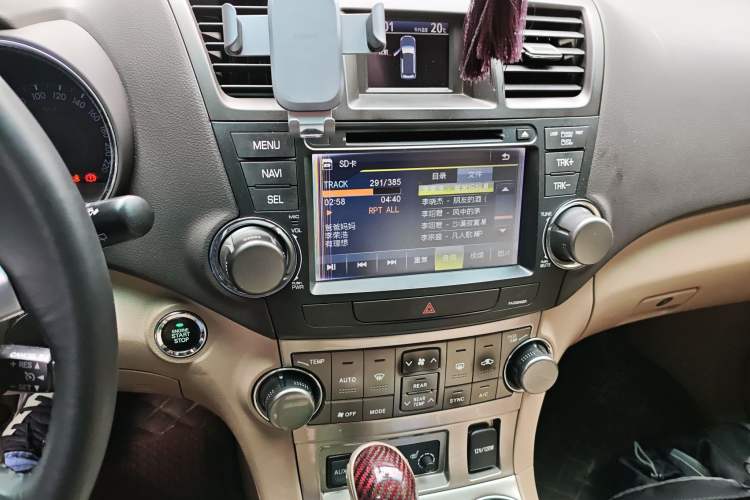 Used Toyota Highlander 2012 2.7L Two-Wheel Drive 7-Seater Luxury Edition Audio And AC Panel