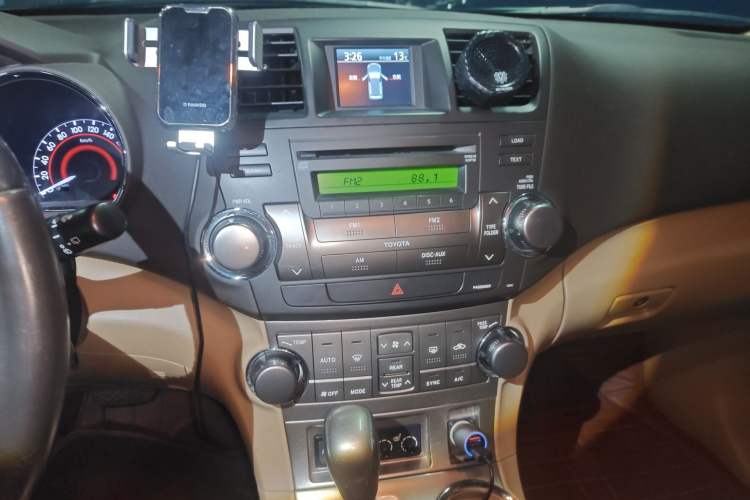 Used Toyota Highlander 2012 2.7L Two-Wheel Drive 7-Seater Luxury Edition Audio And AC Panel