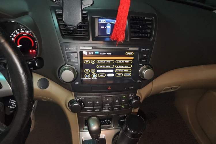 Used Toyota Highlander 2012 2.7L Two-Wheel Drive 7-Seater Luxury Edition Audio And AC Panel