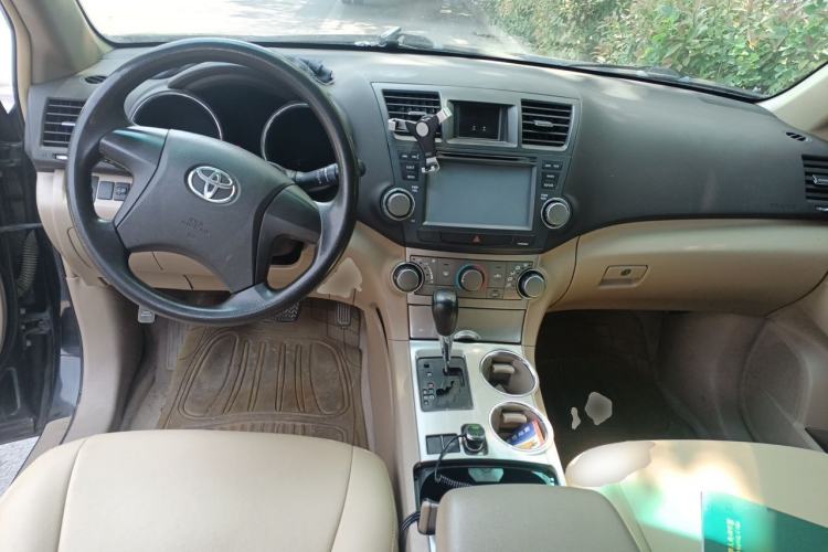 Used Toyota Highlander 2012 2.7L 2WD 5-Seater Elite Edition Center Console