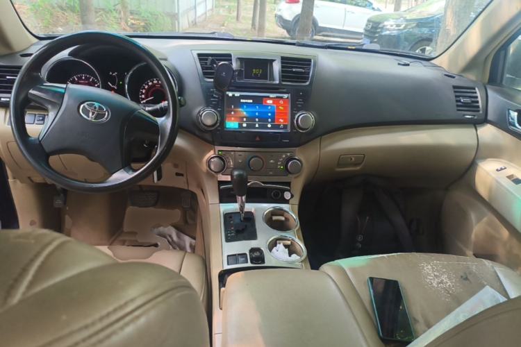 Used Toyota Highlander 2012 2.7L 2WD 5-Seater Elite Edition Center Console