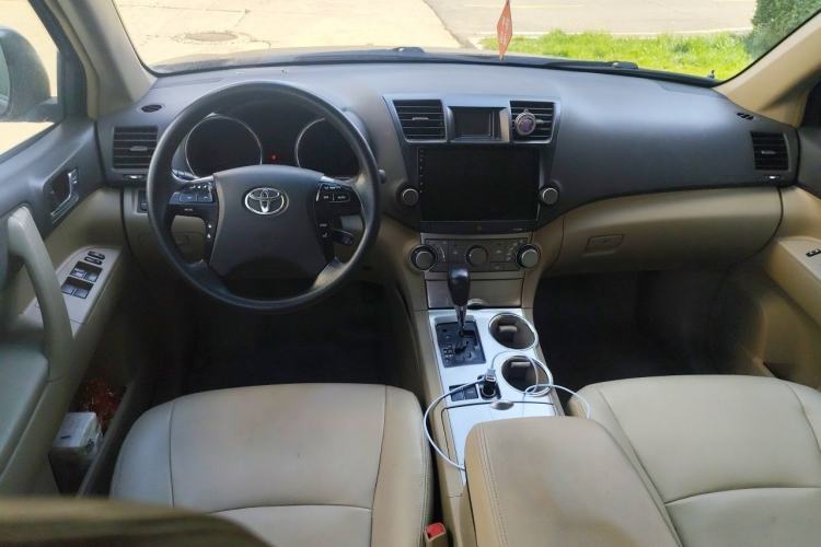 Used Toyota Highlander 2012 2.7L 2WD 5-Seater Elite Edition Center Console