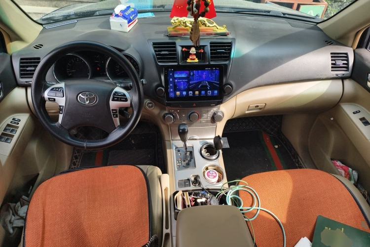 Used Toyota Highlander 2012 2.7L Two-Wheel Drive 7-Seater Elite Edition Center Console