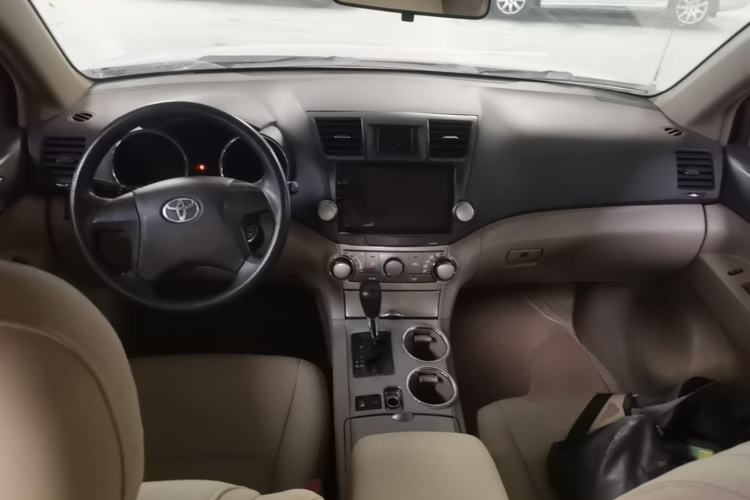 Used Toyota Highlander 2012 3.5L 4x4 7-Seater Elite Edition Center Console