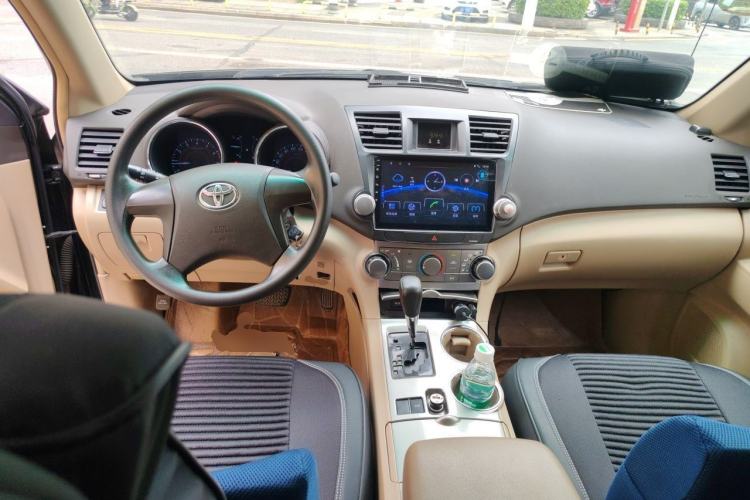 Used Toyota Highlander 2012 2.7L 2WD 5-Seater Elite Edition Center Console