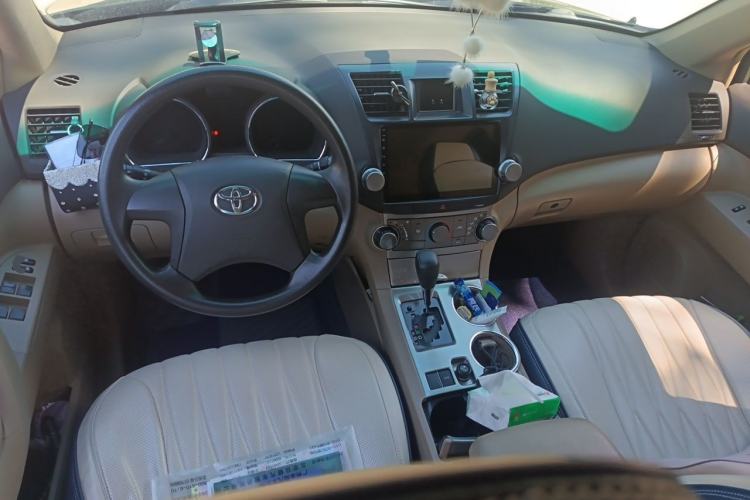 Used Toyota Highlander 2012 2.7L 2WD 5-Seater Elite Edition Center Console