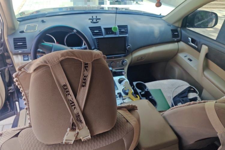 Used Toyota Highlander 2012 2.7L 2WD 5-Seater Elite Edition Center Console