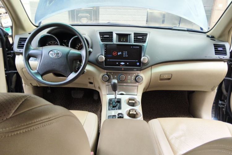 Used Toyota Highlander 2012 2.7L 2WD 5-Seater Elite Edition Center Console