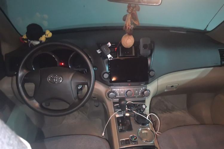 Used Toyota Highlander 2012 2.7L 2WD 5-Seater Elite Edition Center Console