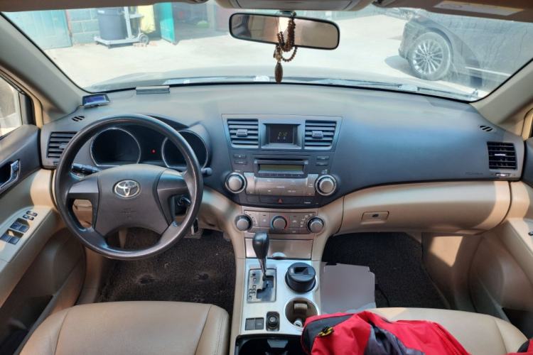 Used Toyota Highlander 2012 2.7L 2WD 5-Seater Elite Edition Center Console