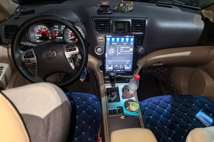 Used Toyota Highlander 2012 2.7L 2WD 5-Seater Elite Edition Center Console