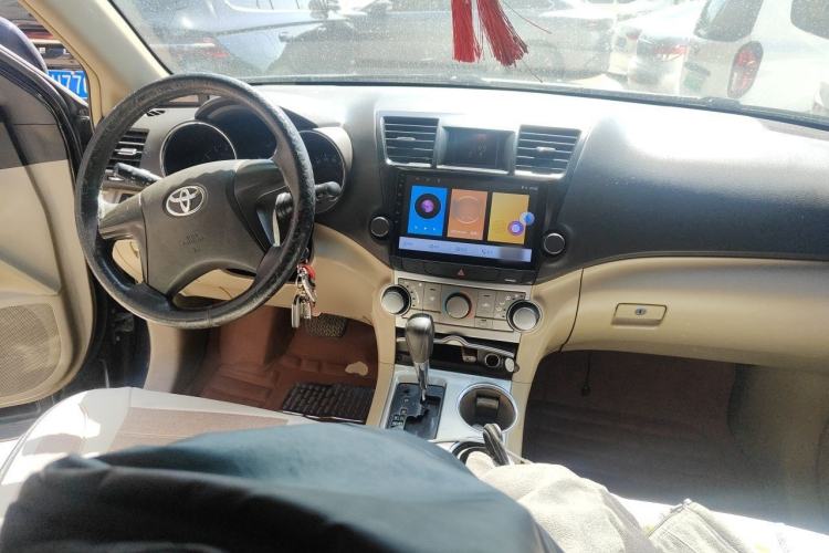 Used Toyota Highlander 2012 2.7L 2WD 5-Seater Elite Edition Center Console