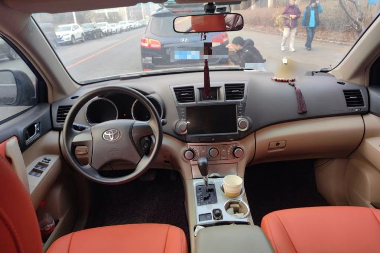 Used Toyota Highlander 2012 2.7L 2WD 5-Seater Elite Edition Center Console