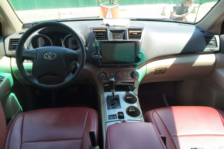 Used Toyota Highlander 2012 2.7L 2WD 5-Seater Elite Edition Center Console